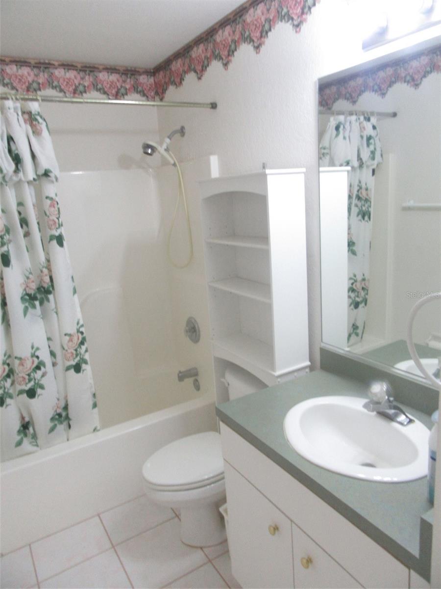 PORT CHARLOTTE SUB 01 - Residential Lease