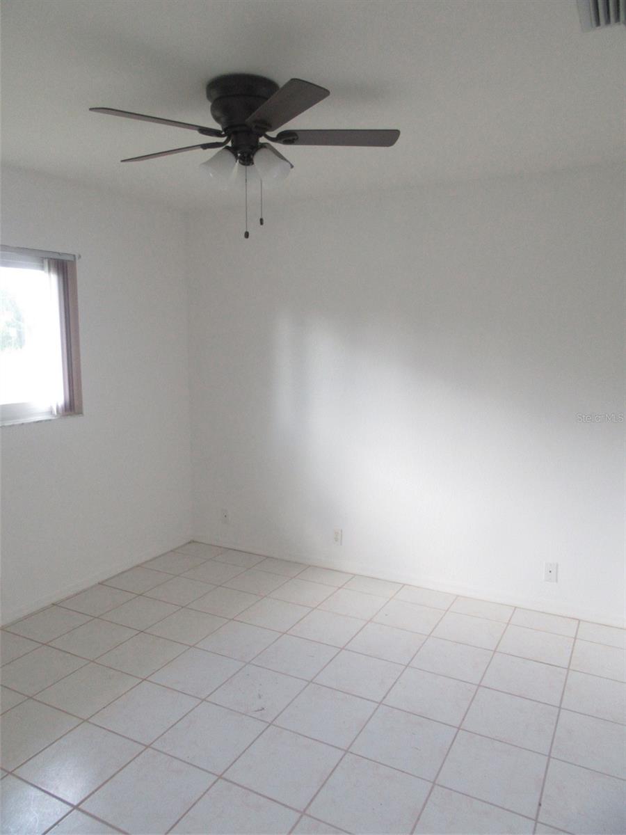 PORT CHARLOTTE SUB 01 - Residential Lease