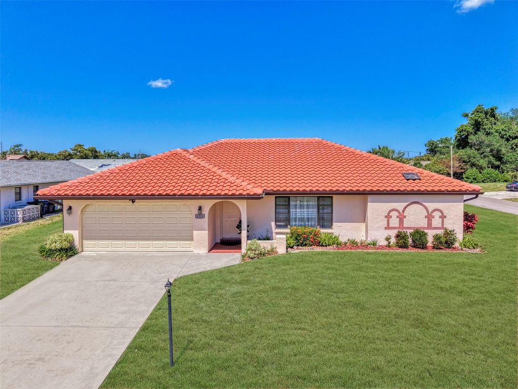 Photo of 5814 Jackson Lane, Venice, FL 34293 (MLS # N6144192)