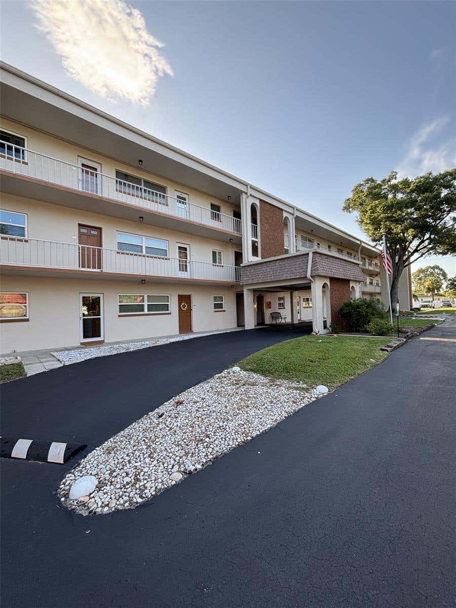 Photo of 5880 38th Avenue N #206, St Petersburg, FL 33710 (MLS # TB8530761)