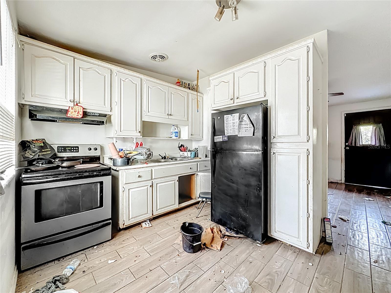 LAKE FOREST HILL UNIT 03A - Residential