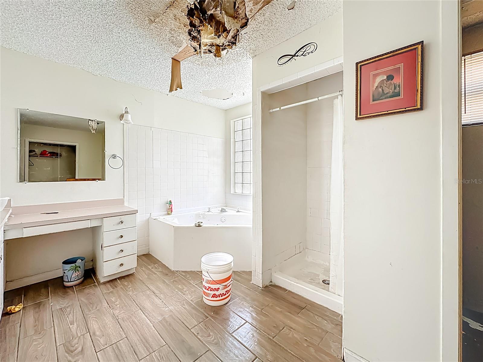 LAKE FOREST HILL UNIT 03A - Residential