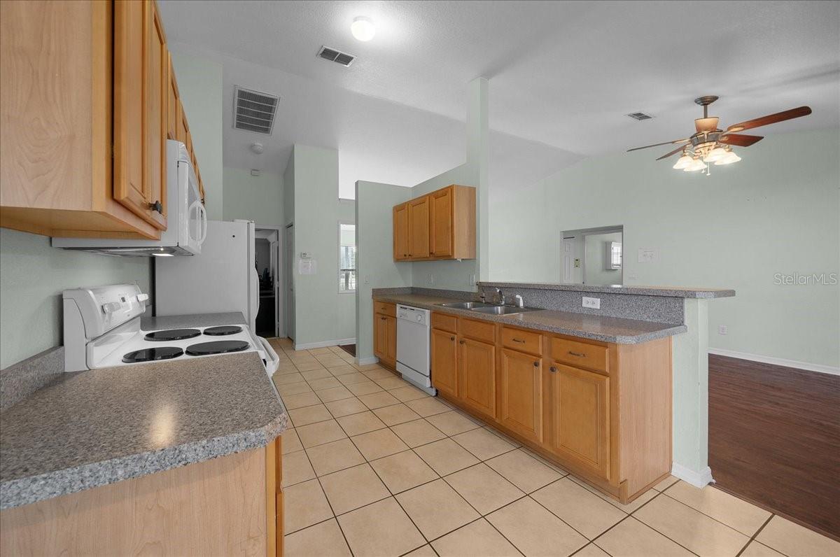 ORANGE BLOSSOM HILLS UN 01 - Residential