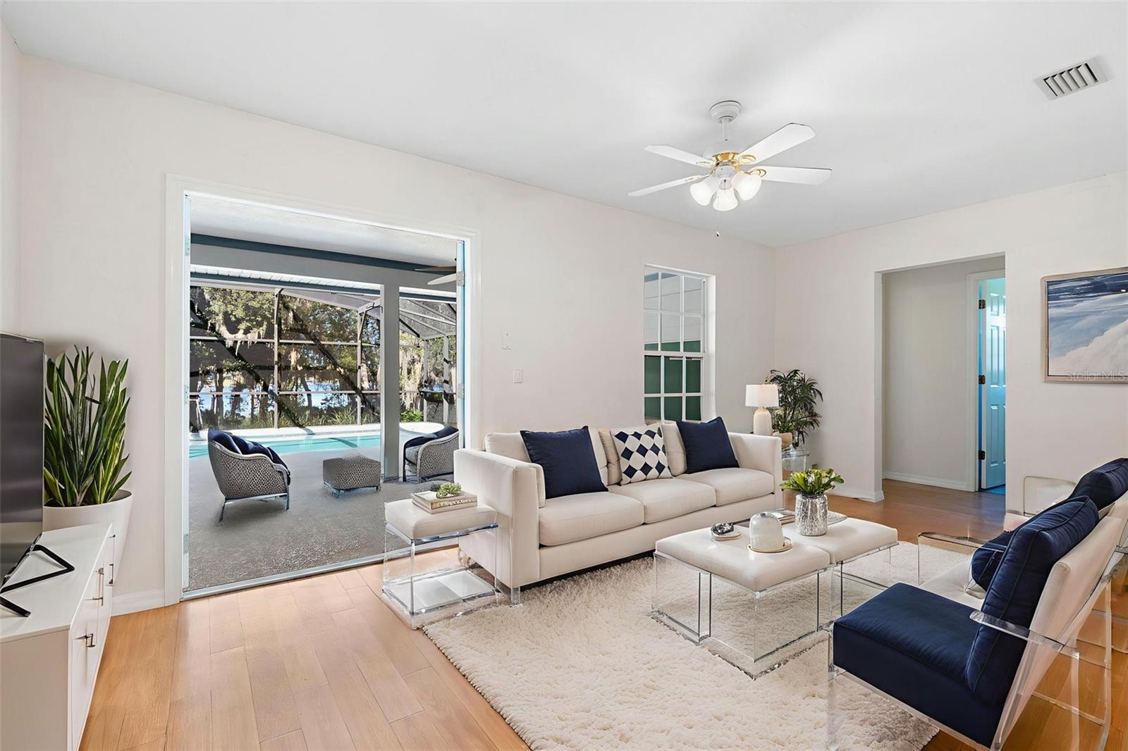 MARKHAM WOODS - Residential