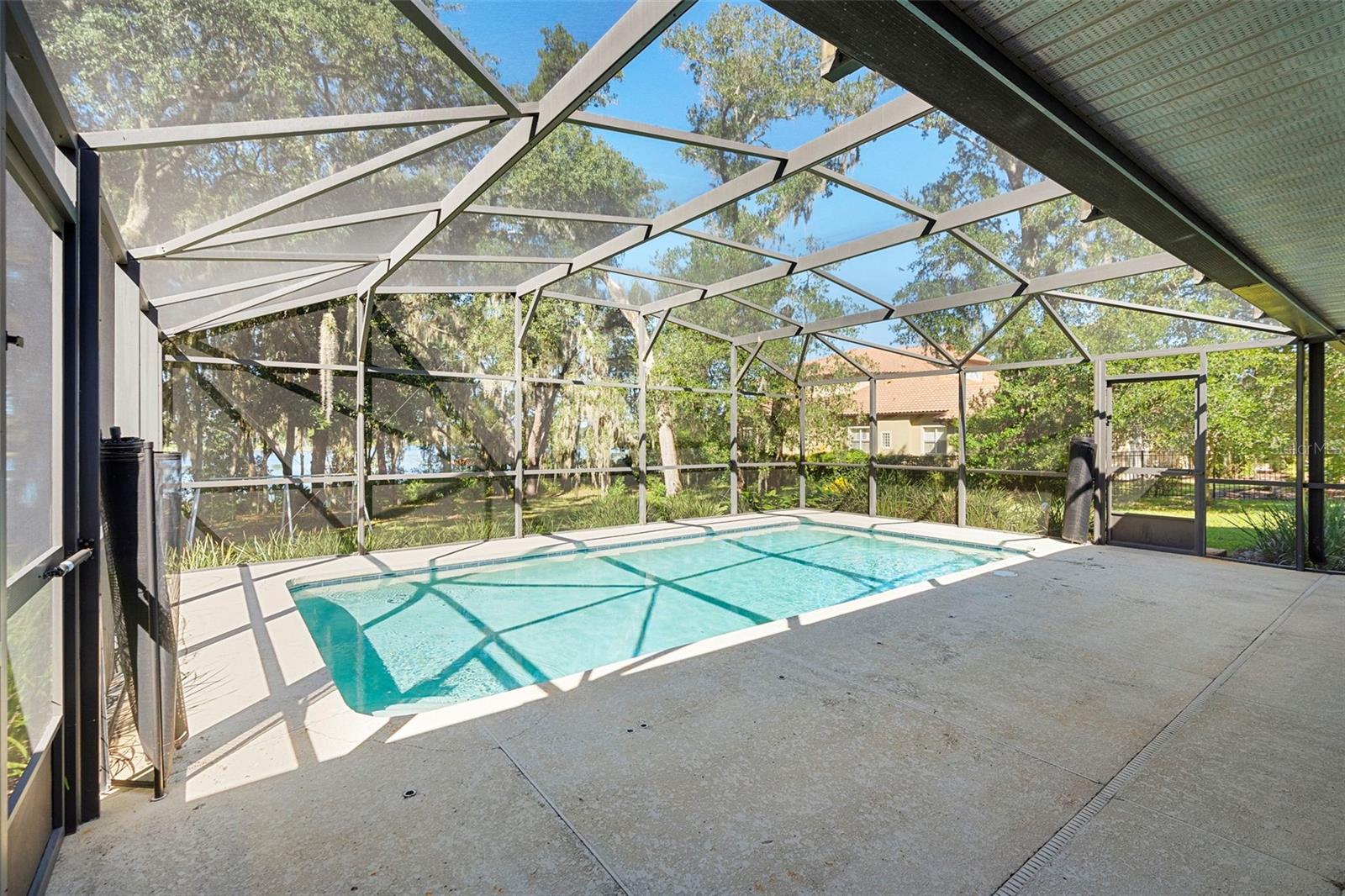 MARKHAM WOODS - Residential