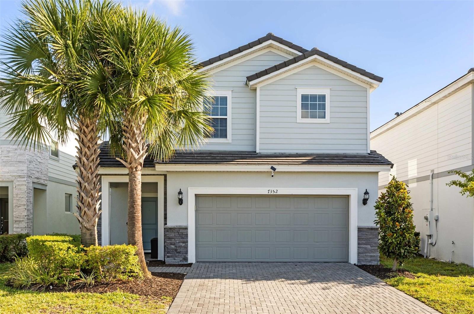 7352 OAKMOSS LOOP