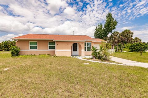 A home in PORT CHARLOTTE