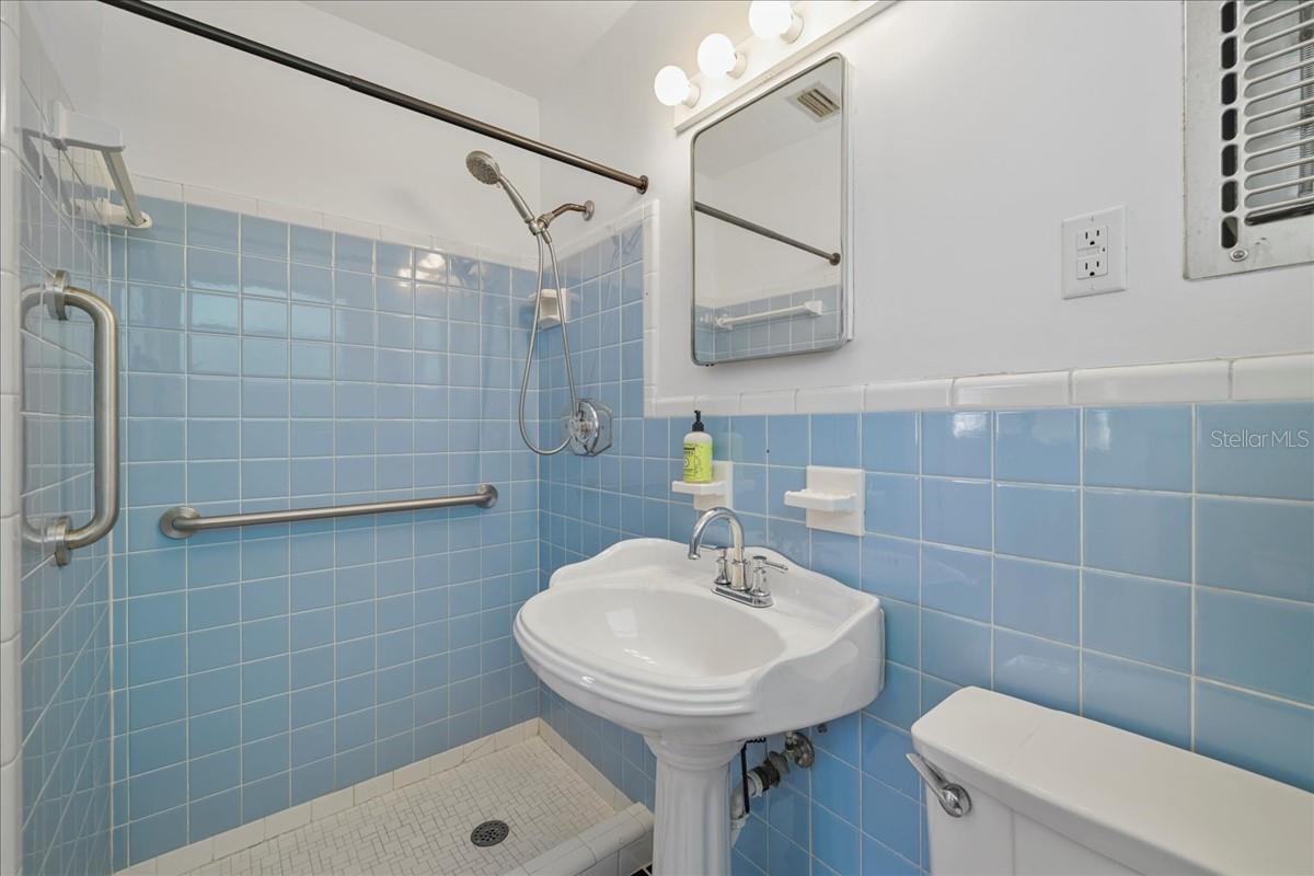 MC GREGOR ESTATES - Residential