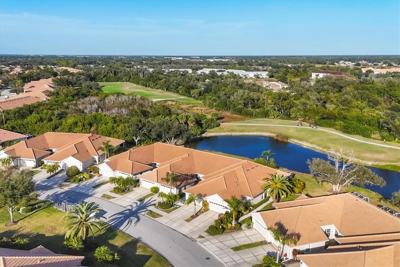 PELICAN POINTE GOLF & COUNTRY CLUB - Residential