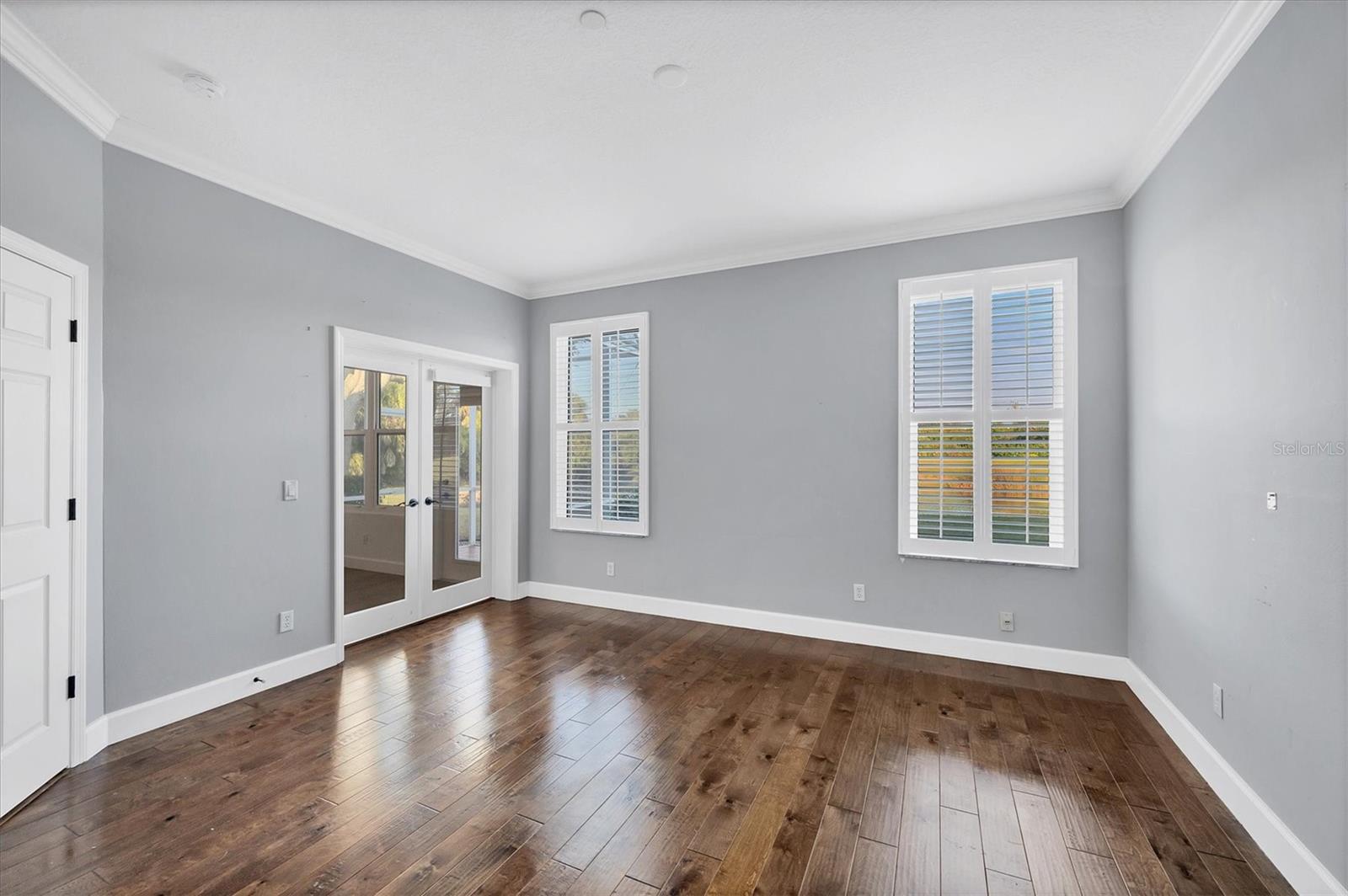 PELICAN POINTE GOLF & COUNTRY CLUB - Residential