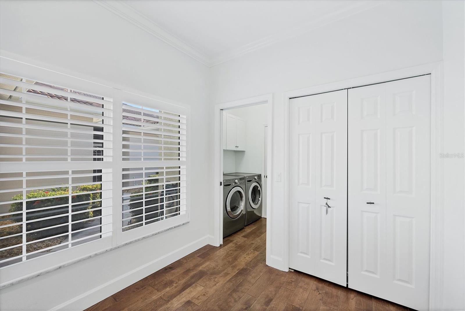 PELICAN POINTE GOLF & COUNTRY CLUB - Residential