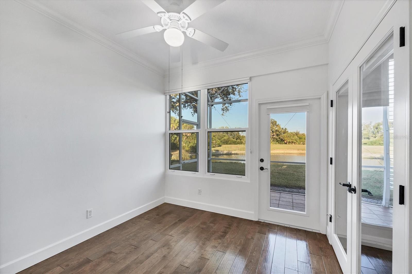 PELICAN POINTE GOLF & COUNTRY CLUB - Residential