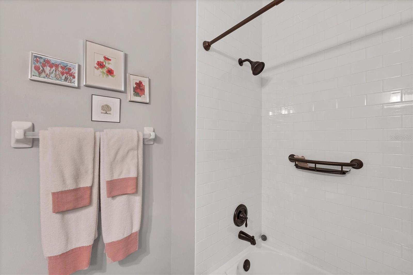 PELICAN POINTE GOLF & COUNTRY CLUB - Residential