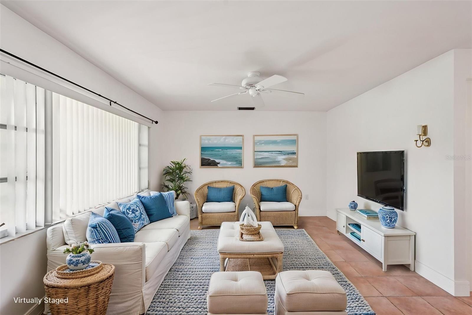 TROPICAL SHORES - Residential