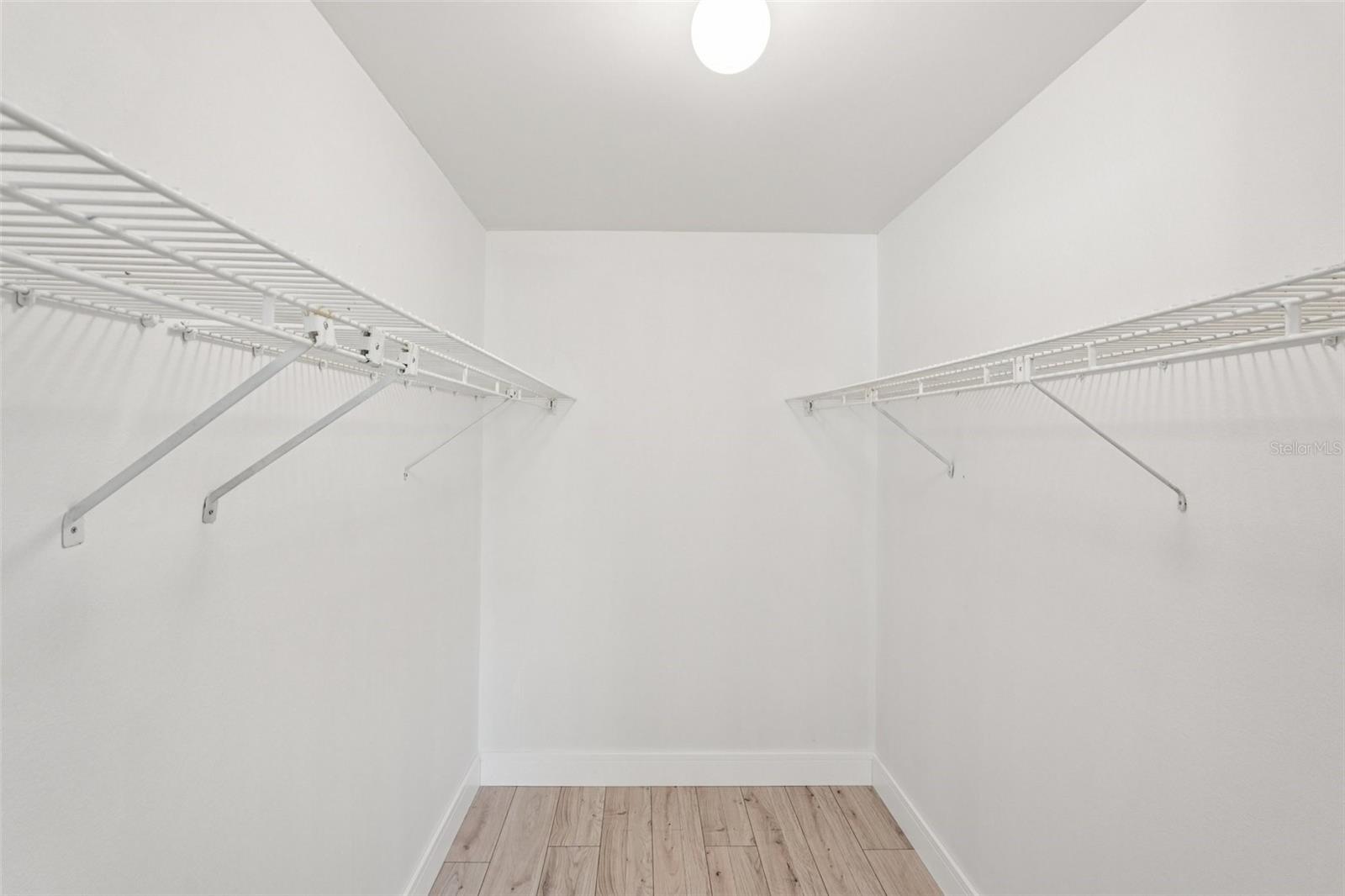 TROPICAL SHORES - Residential