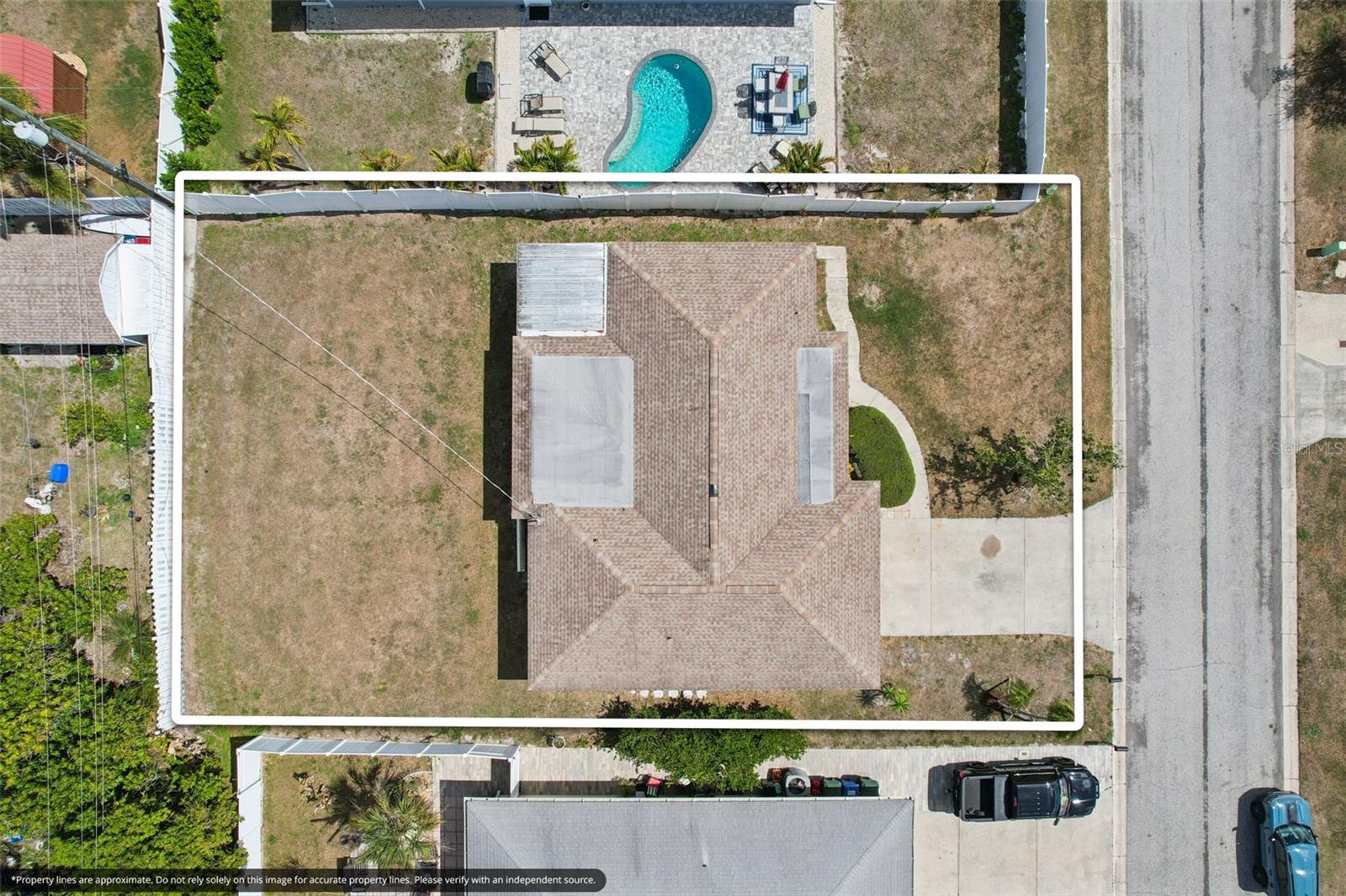 TROPICAL SHORES - Residential