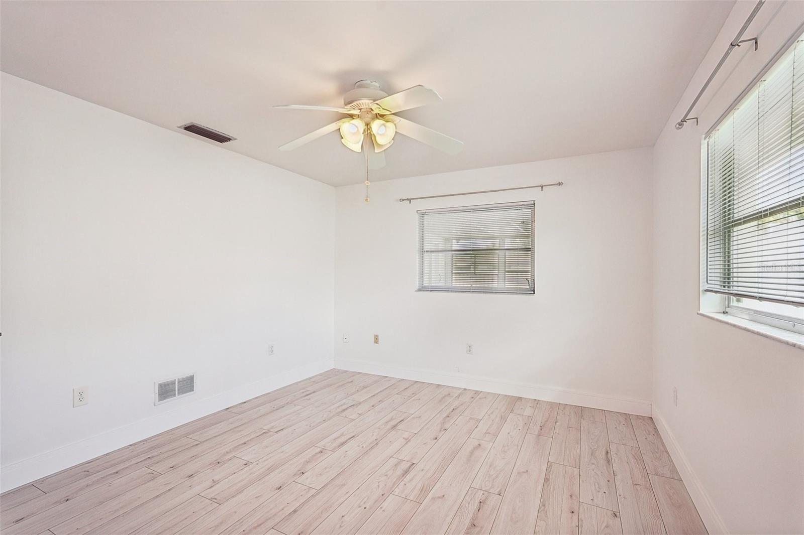 TROPICAL SHORES - Residential