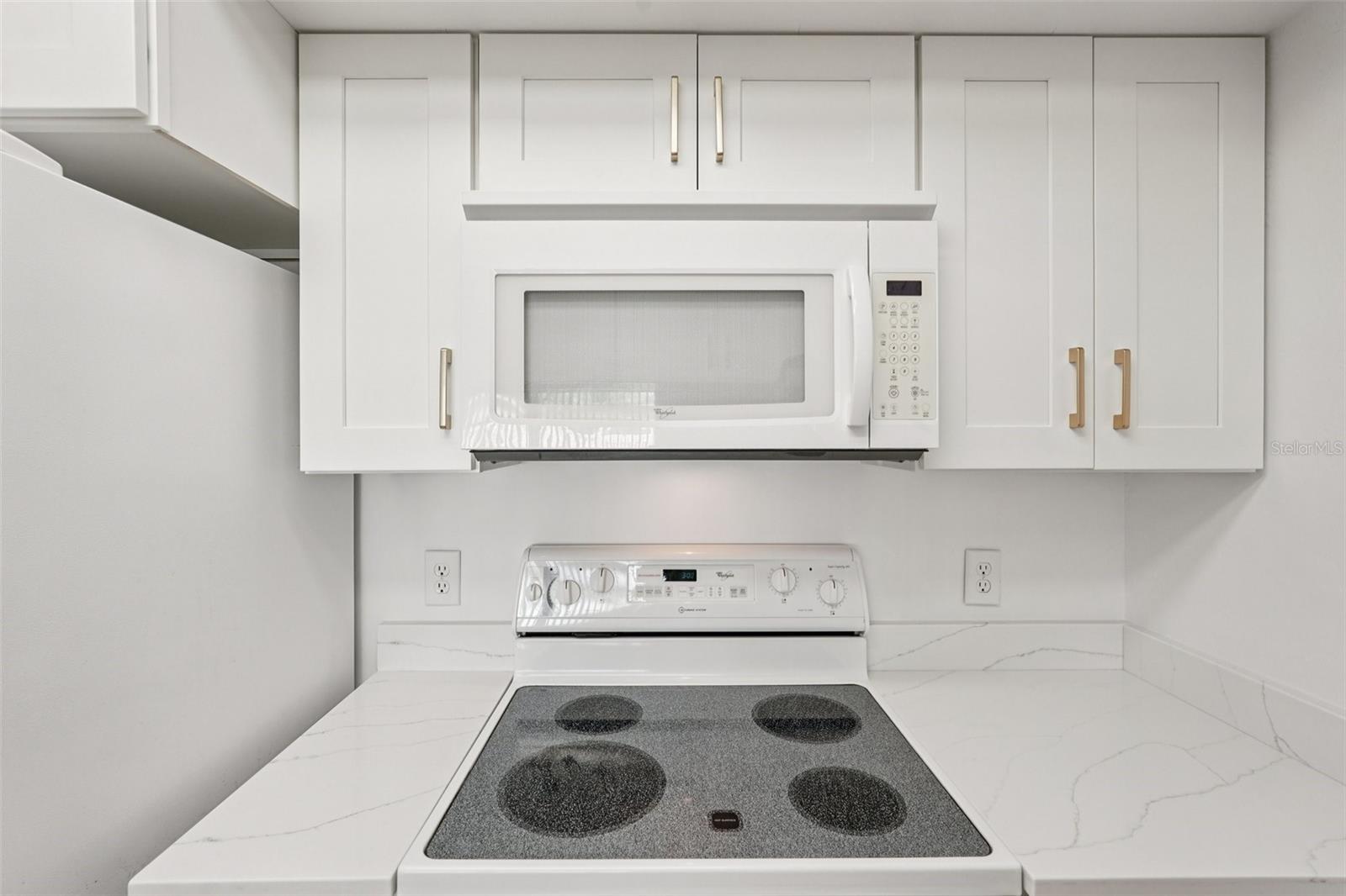 TROPICAL SHORES - Residential