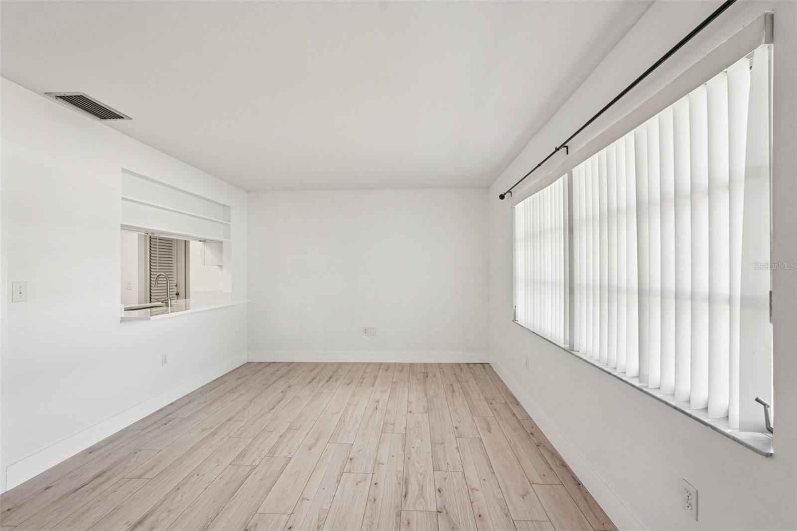 TROPICAL SHORES - Residential