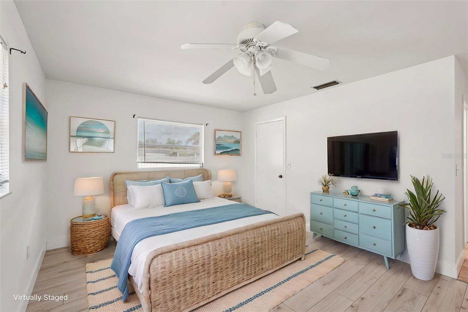 TROPICAL SHORES - Residential