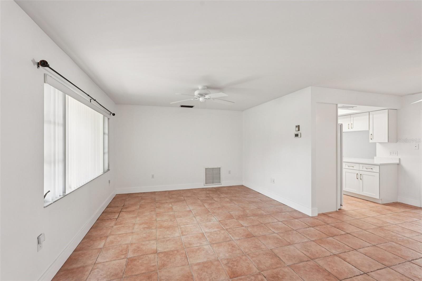 TROPICAL SHORES - Residential