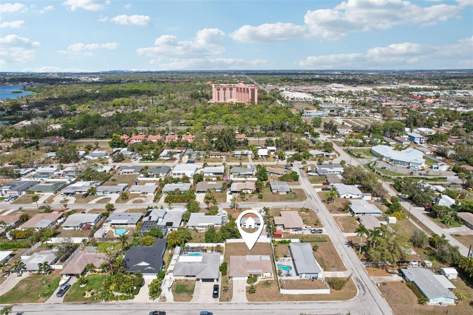 TROPICAL SHORES - Residential