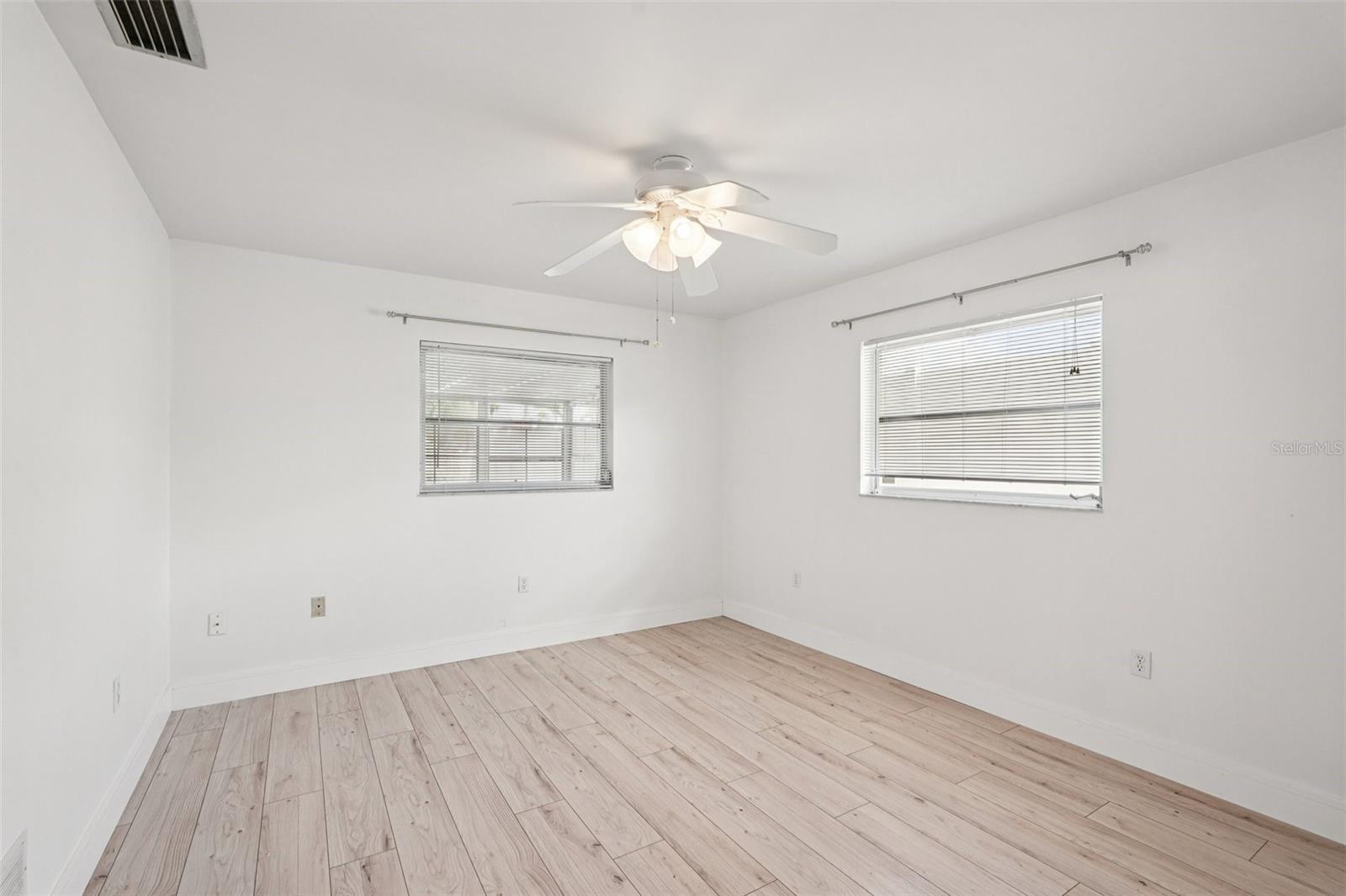 TROPICAL SHORES - Residential