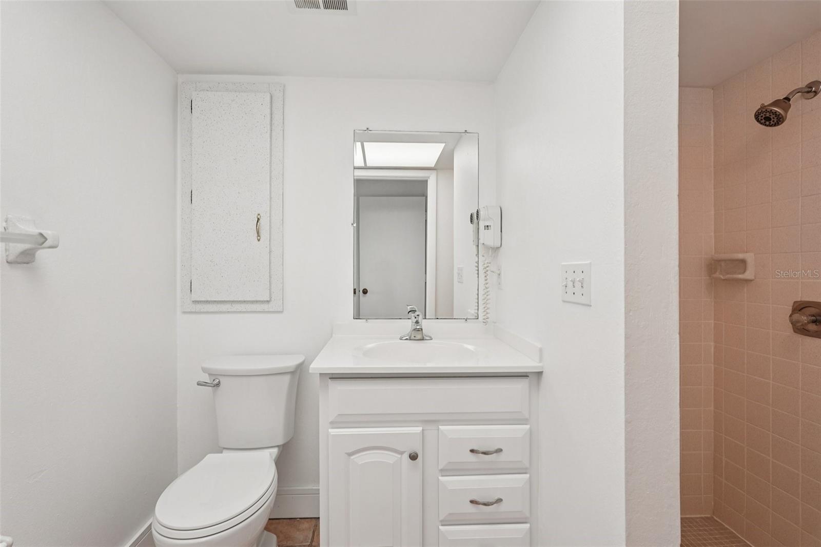 TROPICAL SHORES - Residential