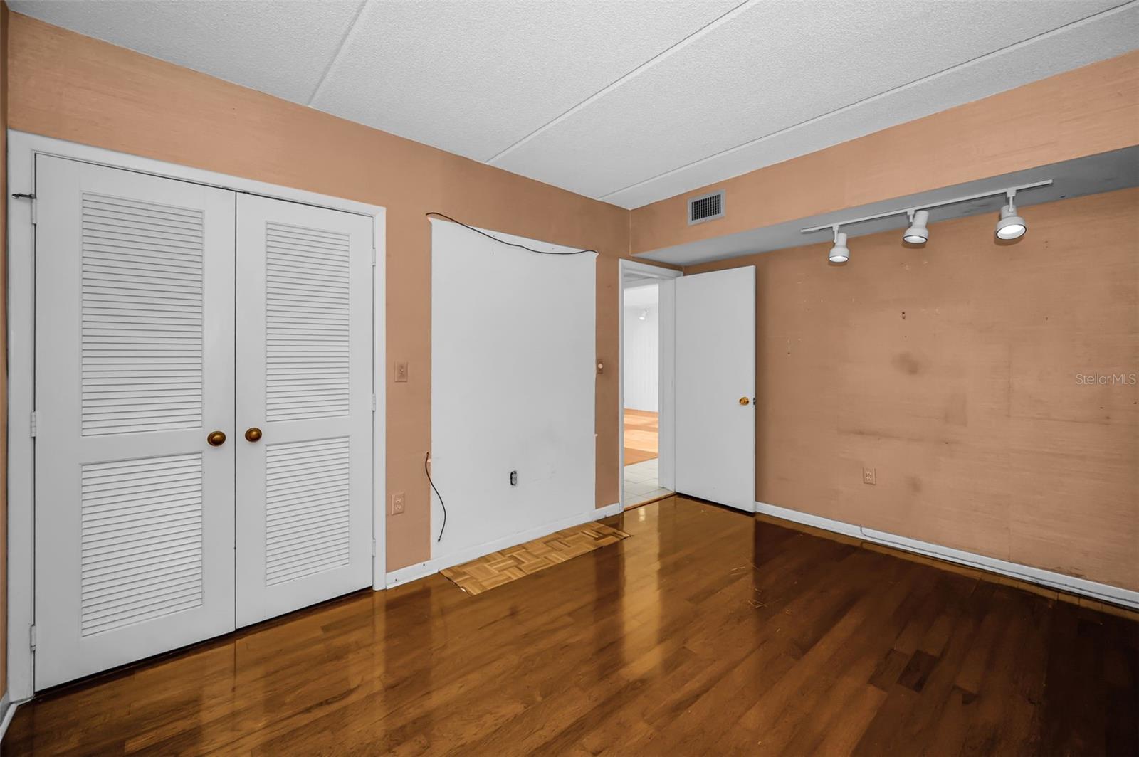 TORTUGAS DE MAR CONDO BLDG B APT 204B - Residential