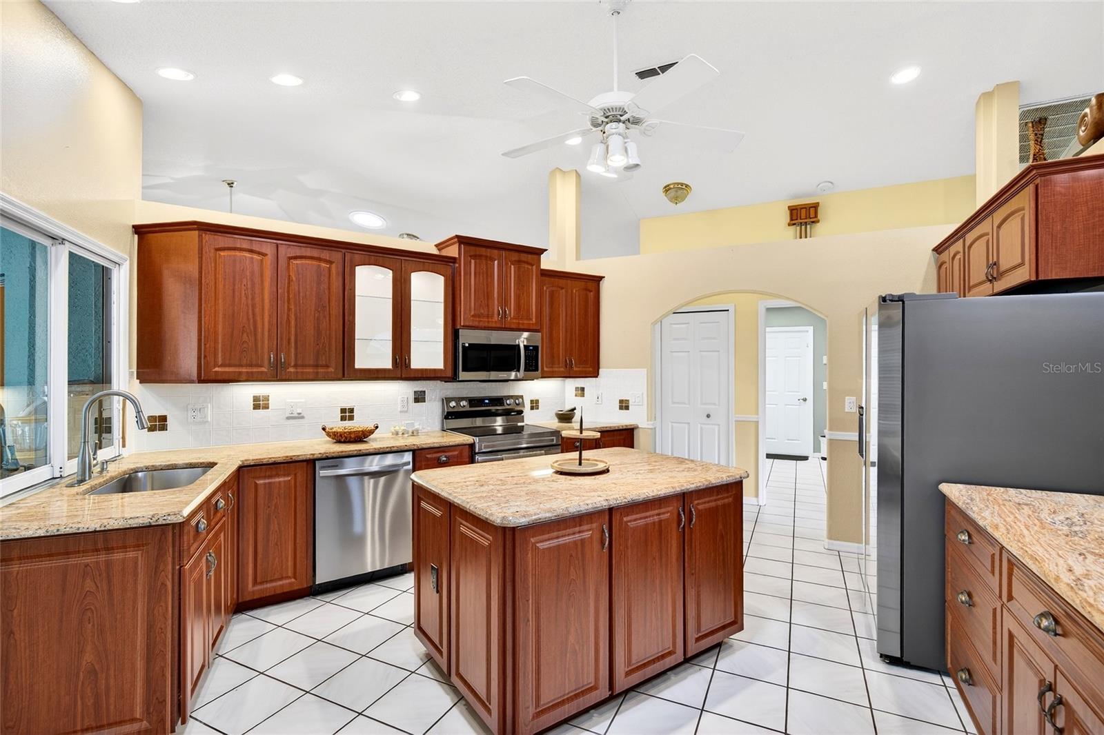 RAINBOW SPGS 05 REP - Residential