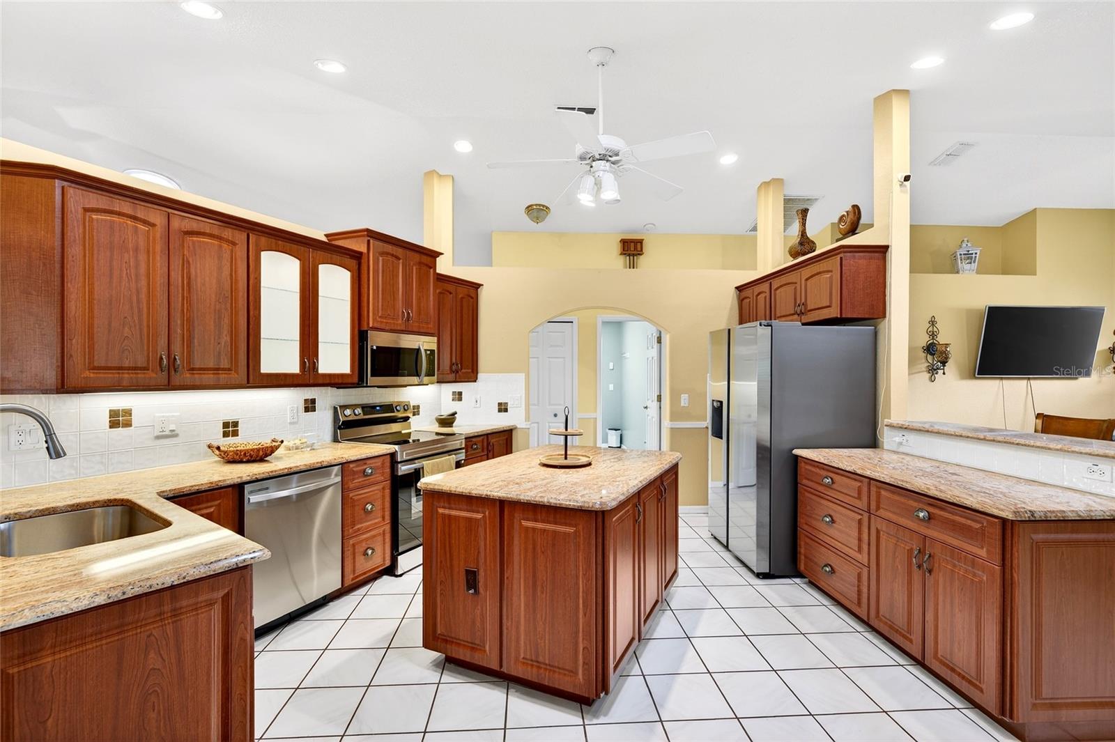 RAINBOW SPGS 05 REP - Residential