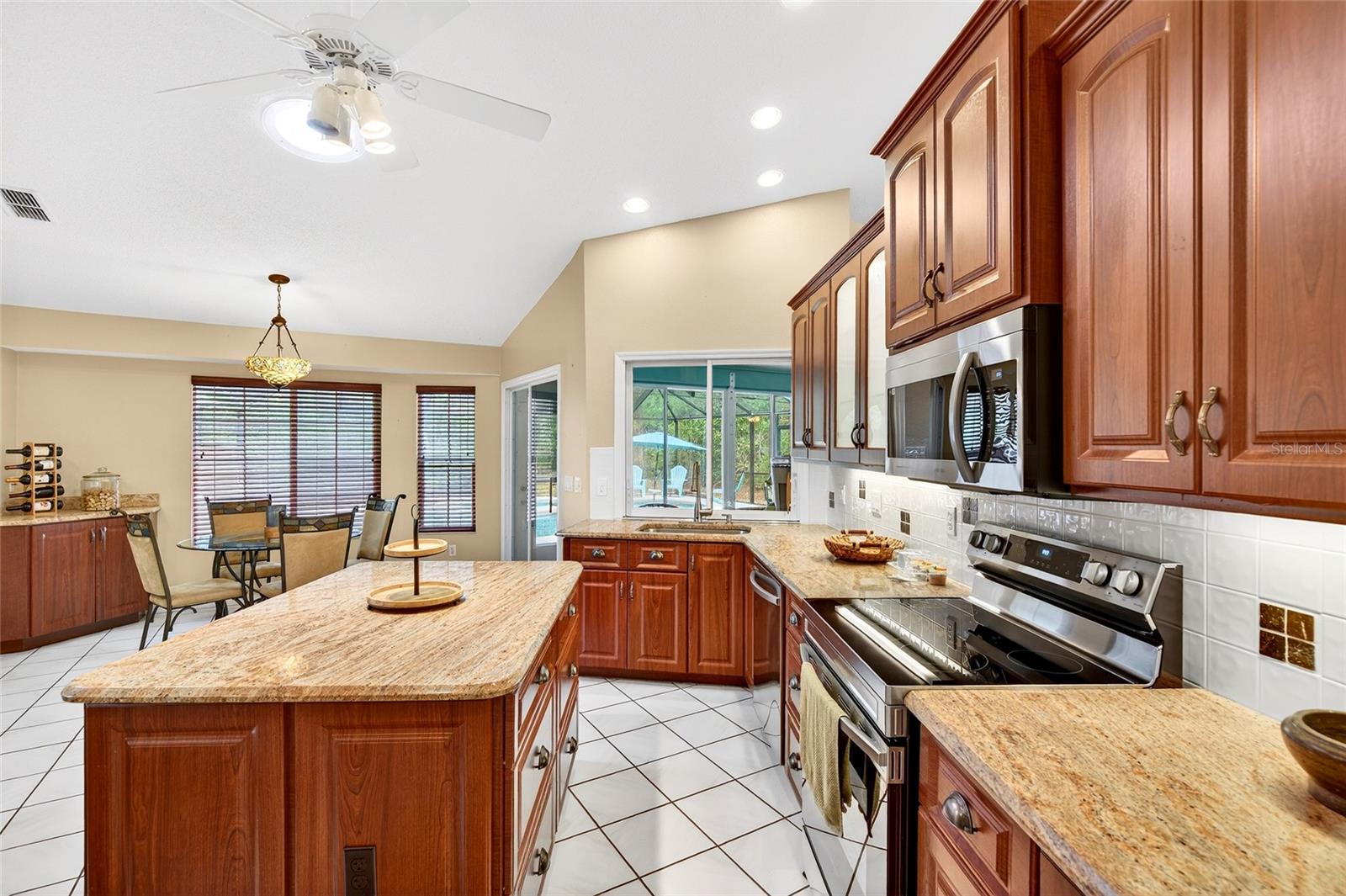 RAINBOW SPGS 05 REP - Residential