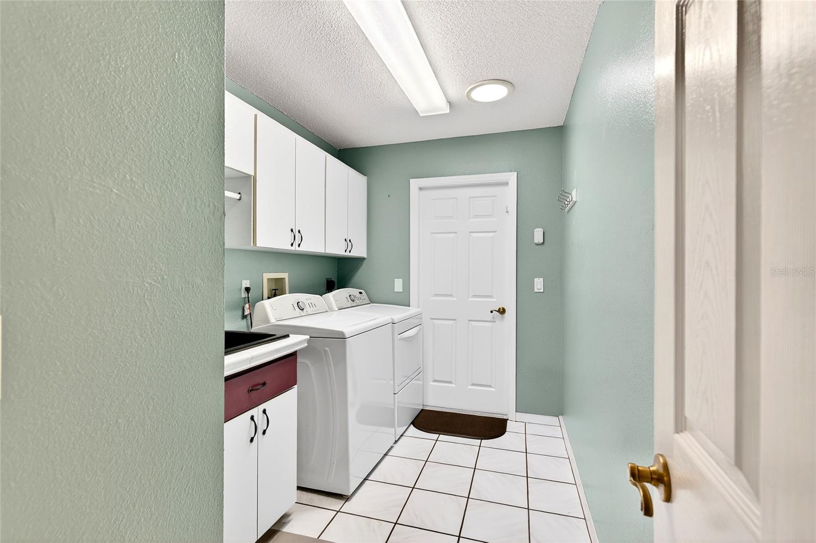 RAINBOW SPGS 05 REP - Residential