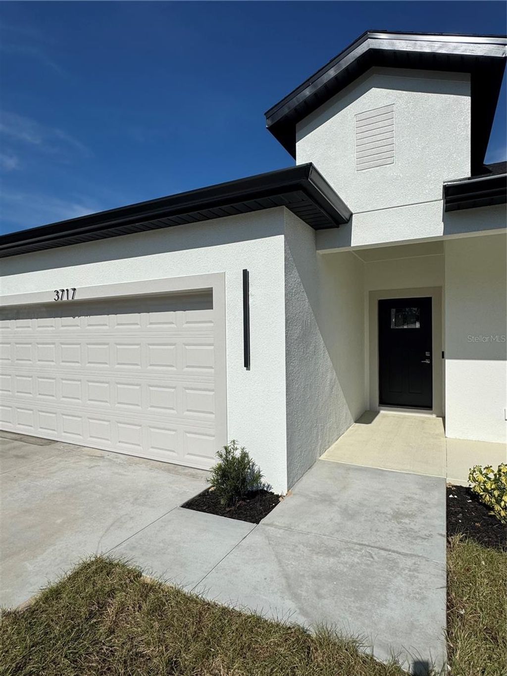 Photo of 3717 Adell Road, Lake Wales, FL 33898 (MLS # O6365633)