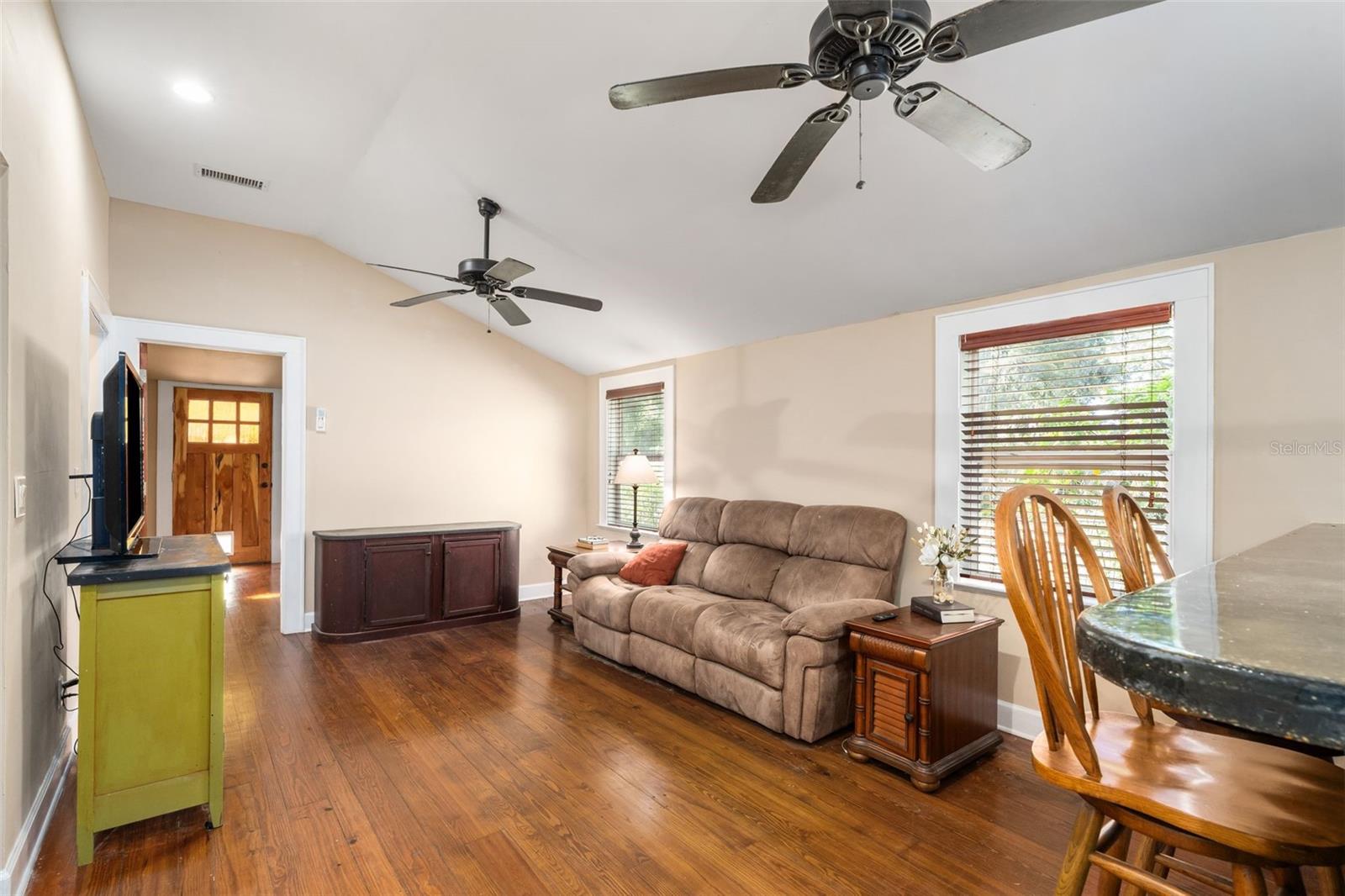 2618 NW 8TH STREET