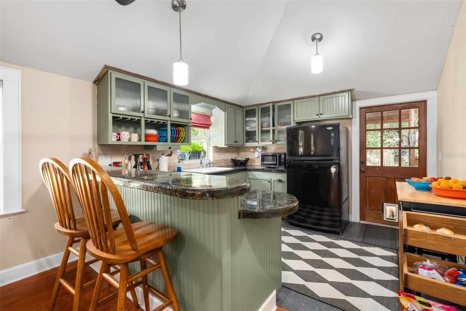 2618 NW 8TH STREET