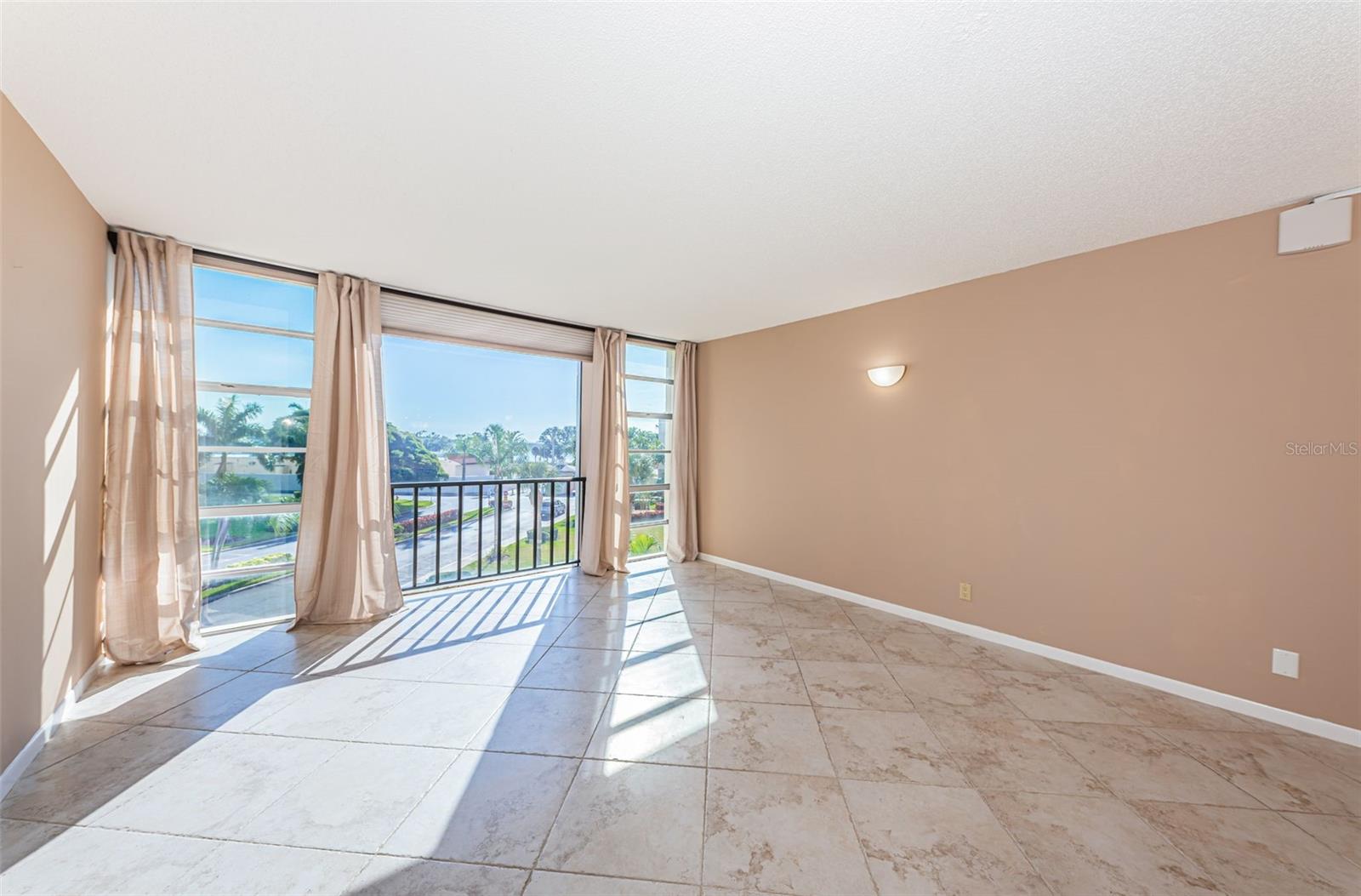 7400 SUN ISLAND DRIVE S 311