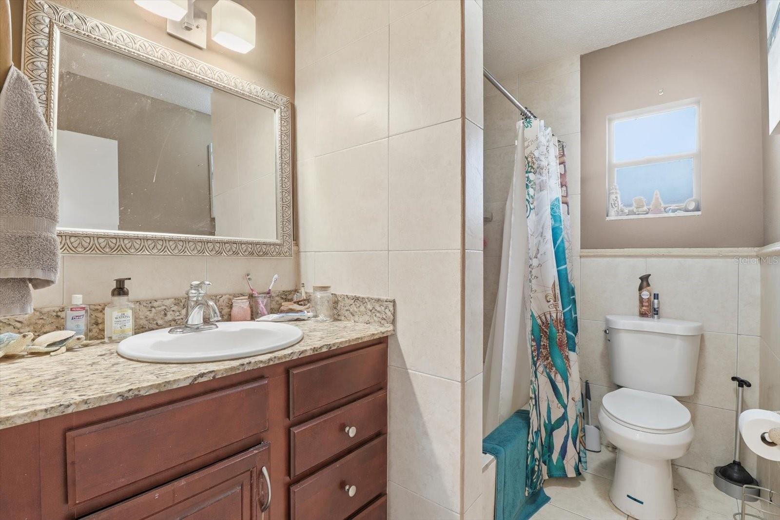 CRYSTAL MANOR UNIT 02 - Residential