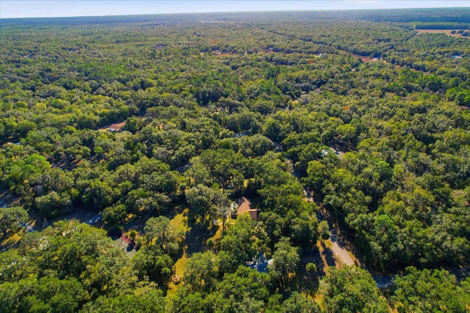 CRYSTAL MANOR UNIT 02 - Residential