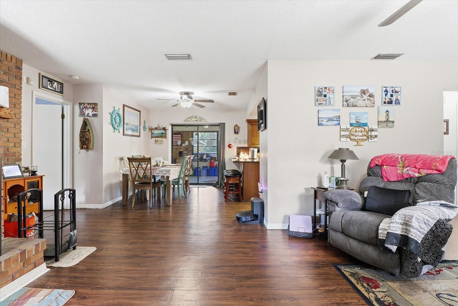 CRYSTAL MANOR UNIT 02 - Residential