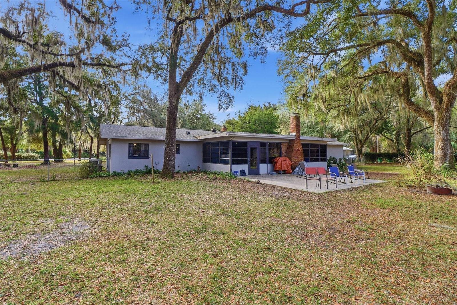 CRYSTAL MANOR UNIT 02 - Residential