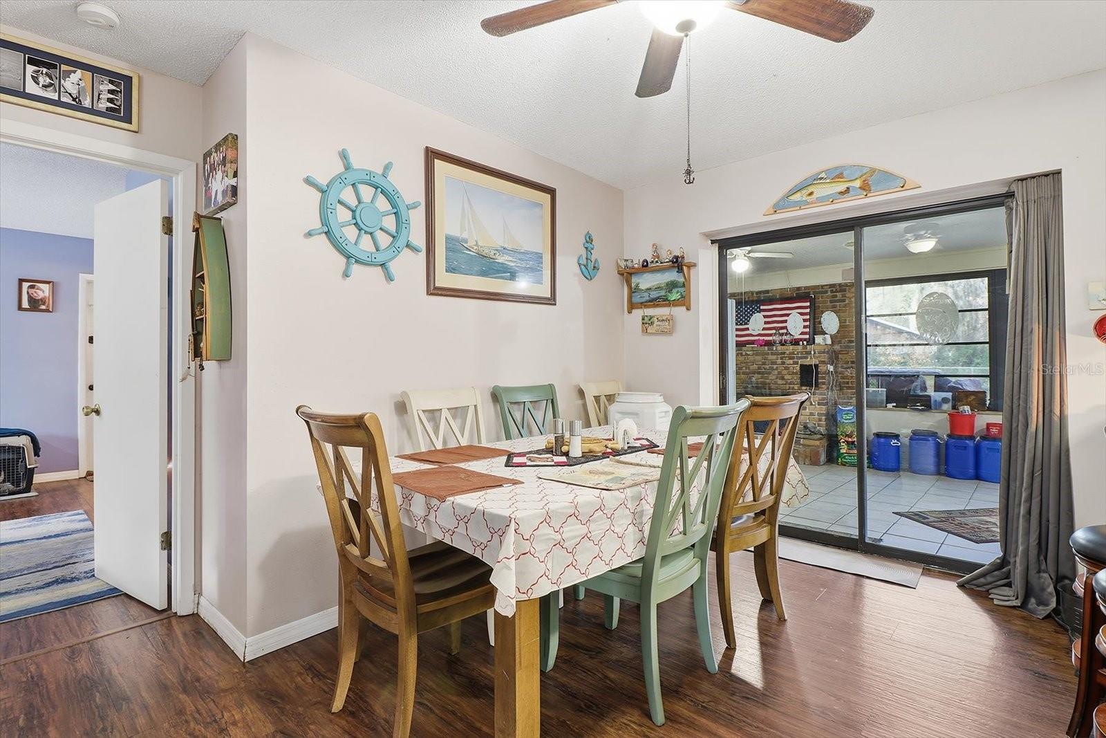 CRYSTAL MANOR UNIT 02 - Residential