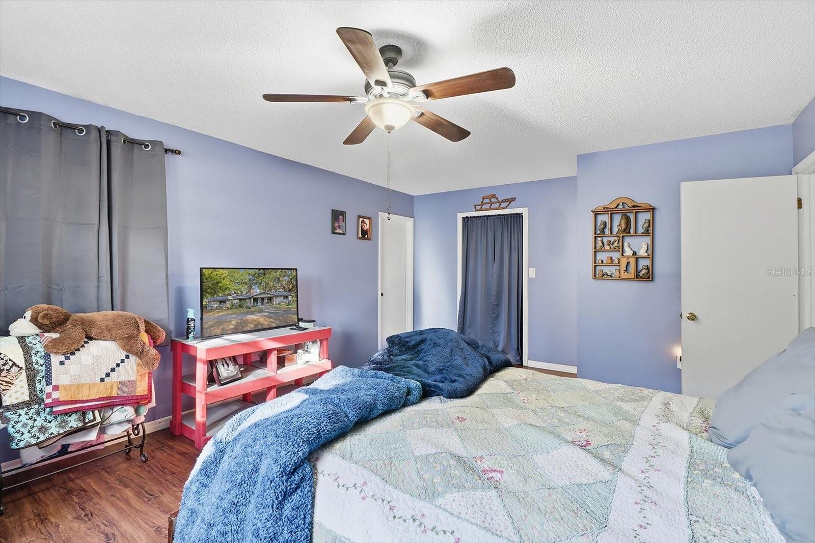 CRYSTAL MANOR UNIT 02 - Residential