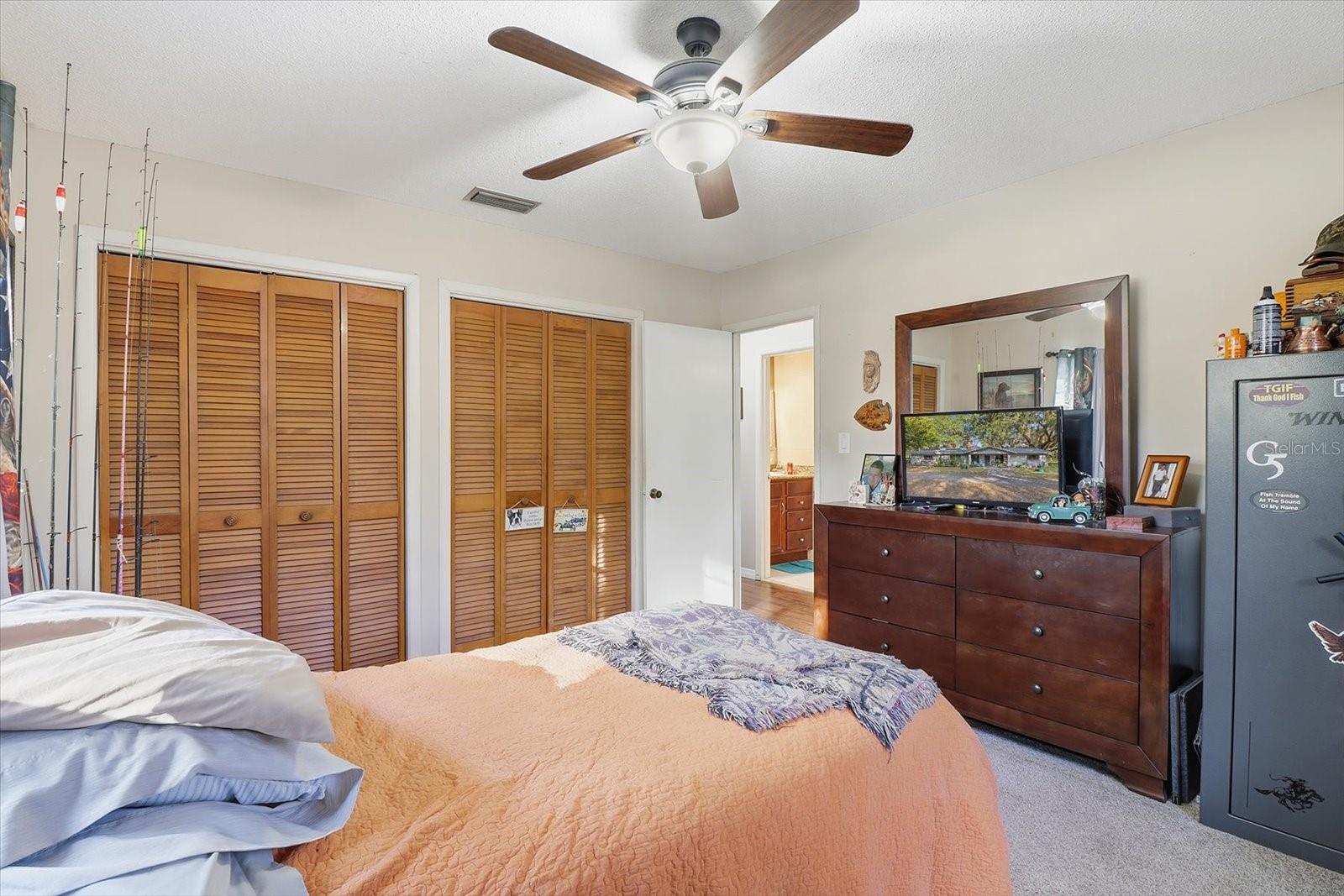 CRYSTAL MANOR UNIT 02 - Residential