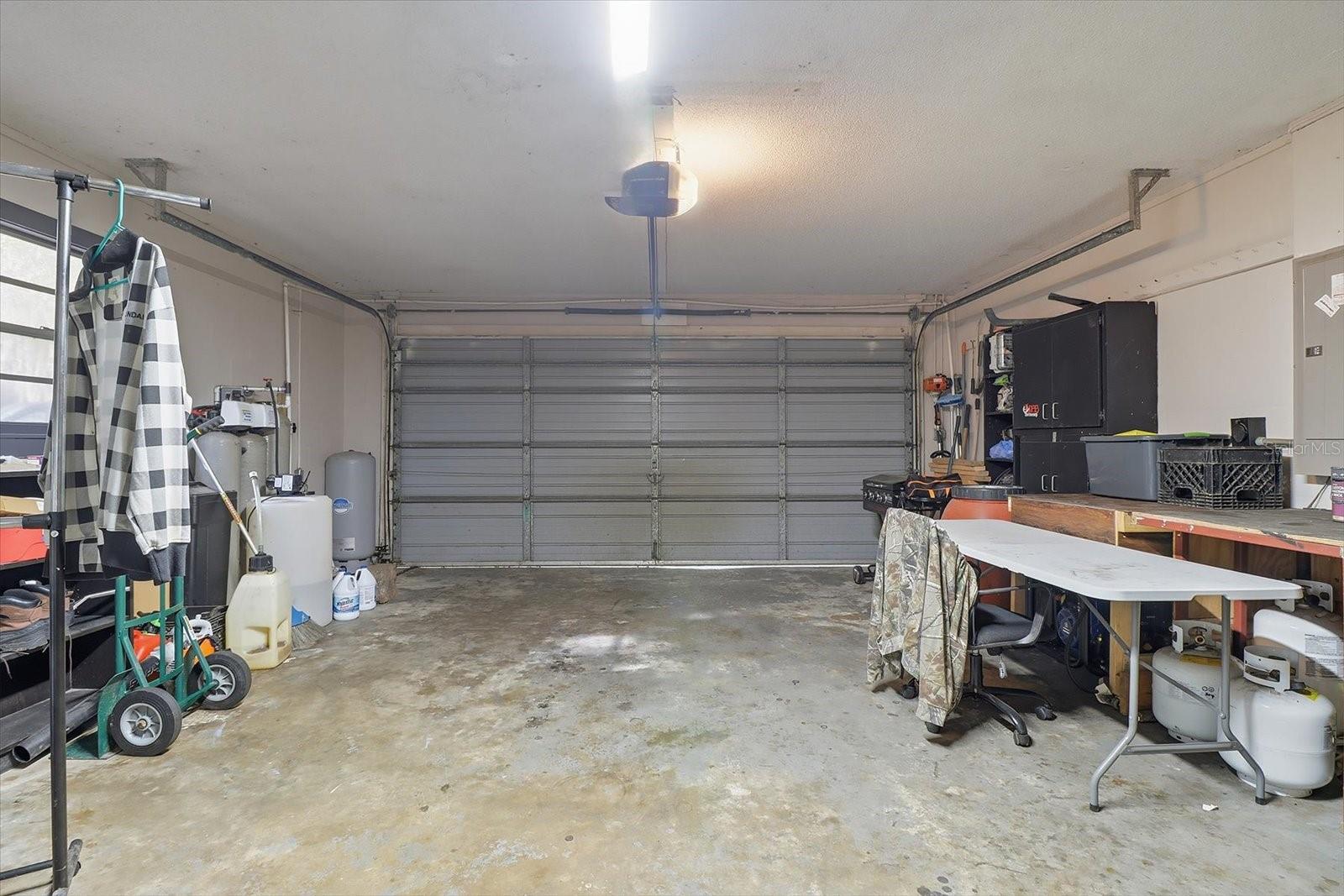 CRYSTAL MANOR UNIT 02 - Residential