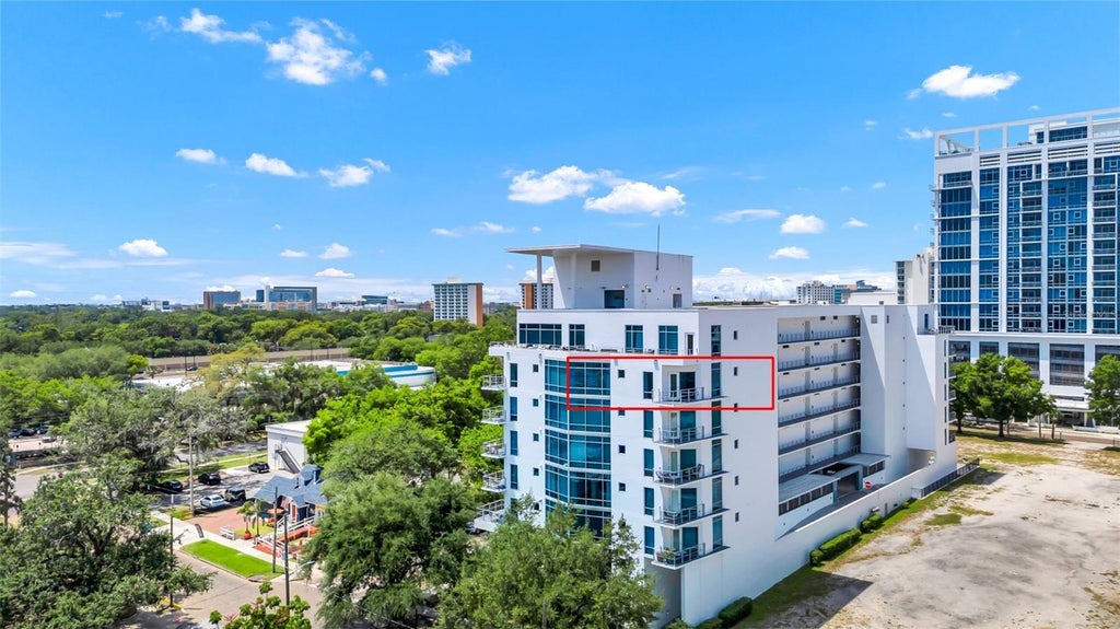 Photo of 525 E Jackson Street #701, Orlando, FL 32801 (MLS # O6451968)
