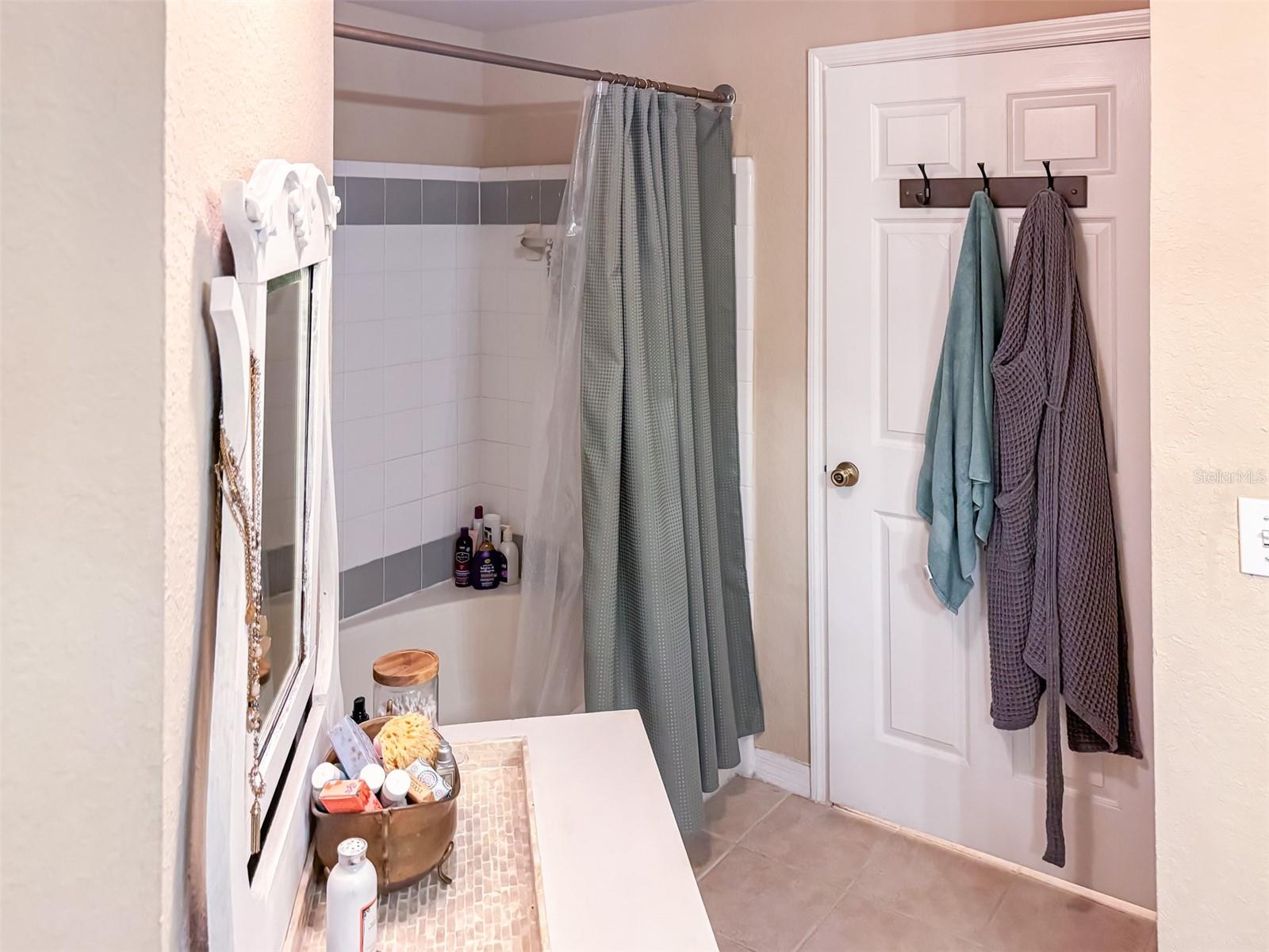 HAMPTONS/METROWEST - Residential Lease