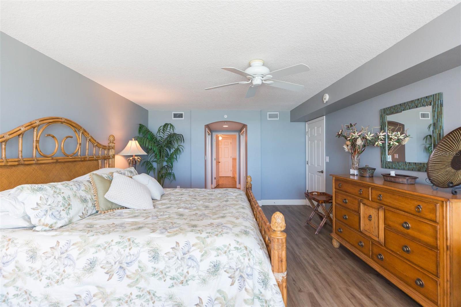 LA CONTESSA CONDO - Residential