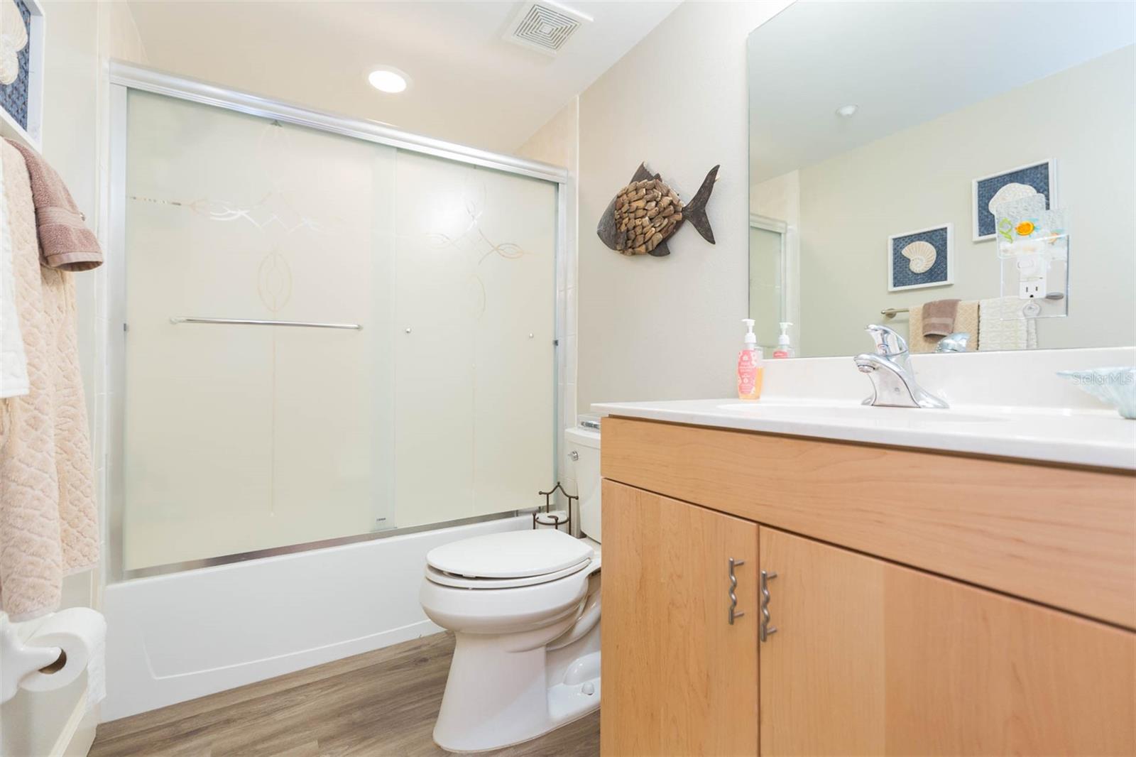 LA CONTESSA CONDO - Residential