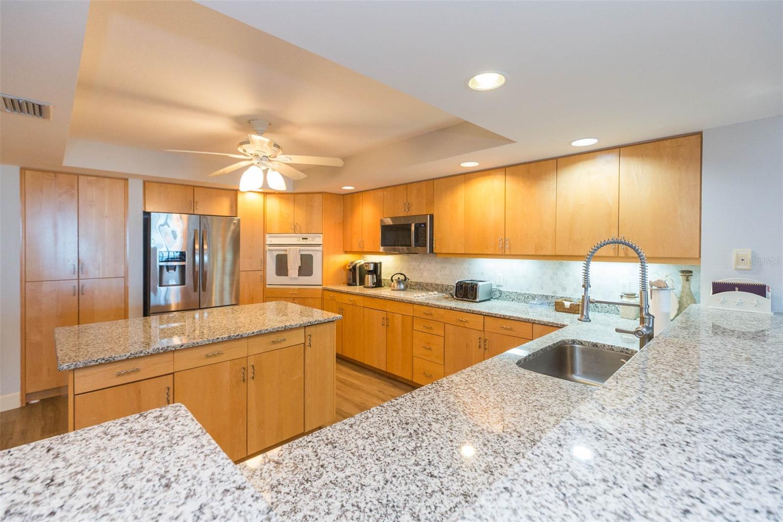 LA CONTESSA CONDO - Residential